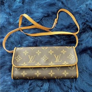 Louis Vuitton Clutch
